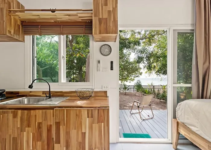 Brand New Beachfront & Secluded Tiny House
