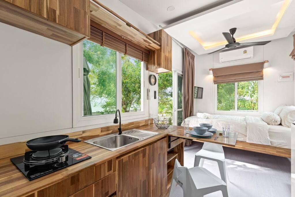 Brand New Beachfront & Secluded Tiny House * Ko Samui