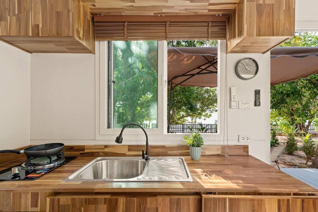 Brand New Beachfront & Secluded Tiny House