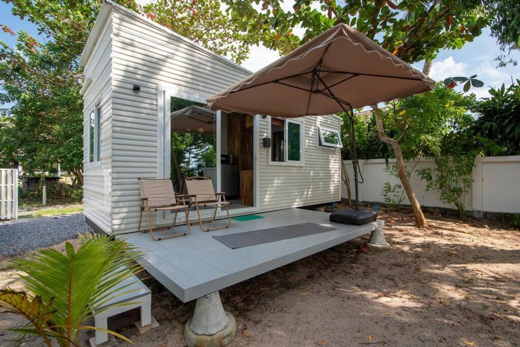 Ferienhaus Brand New Beachfront & Secluded Tiny House Ko Samui
