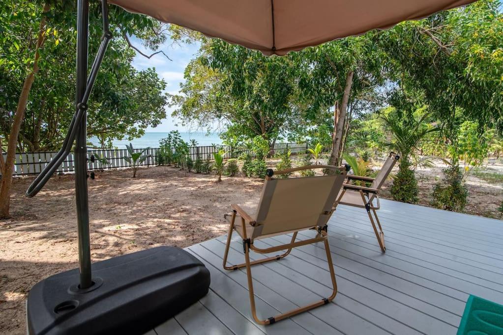 Brand New Beachfront & Secluded Tiny House Ko Samui